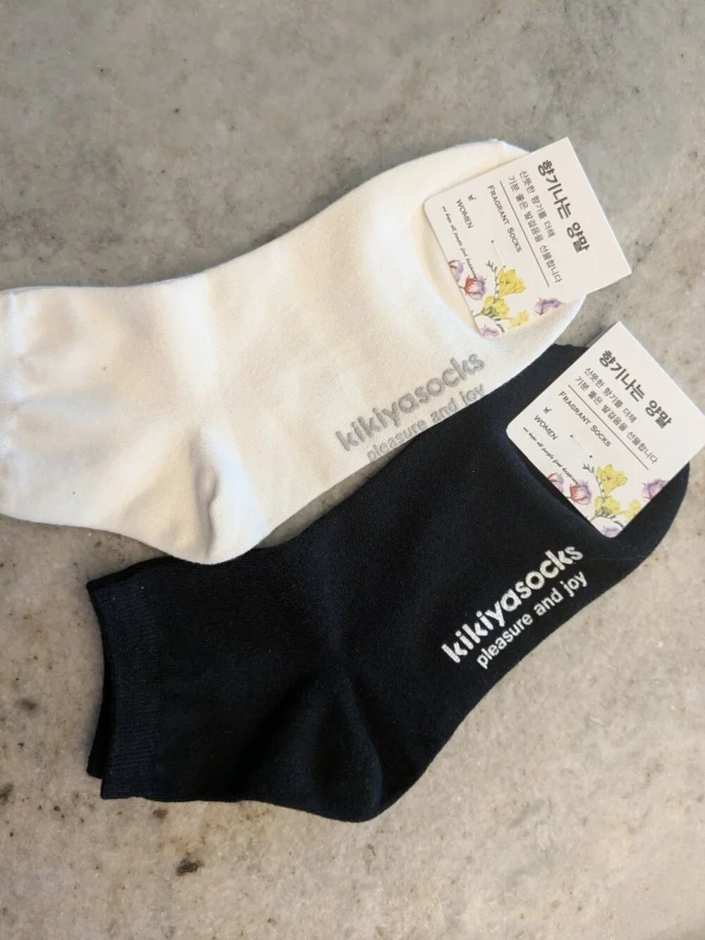 Kikiya Socks NWT 4 Pack Fragrant Smiley Face Ankle No Show Socks Women 23-25cm
